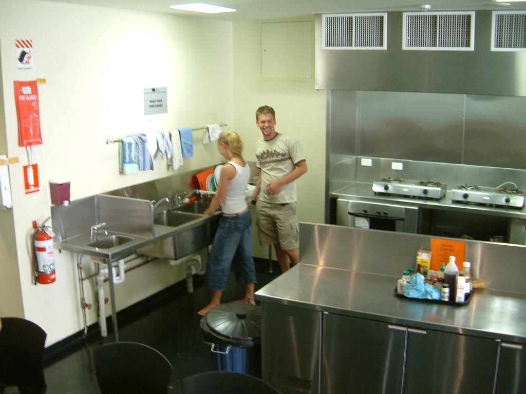 Base Brisbane Embassy Hostel Exterior photo
