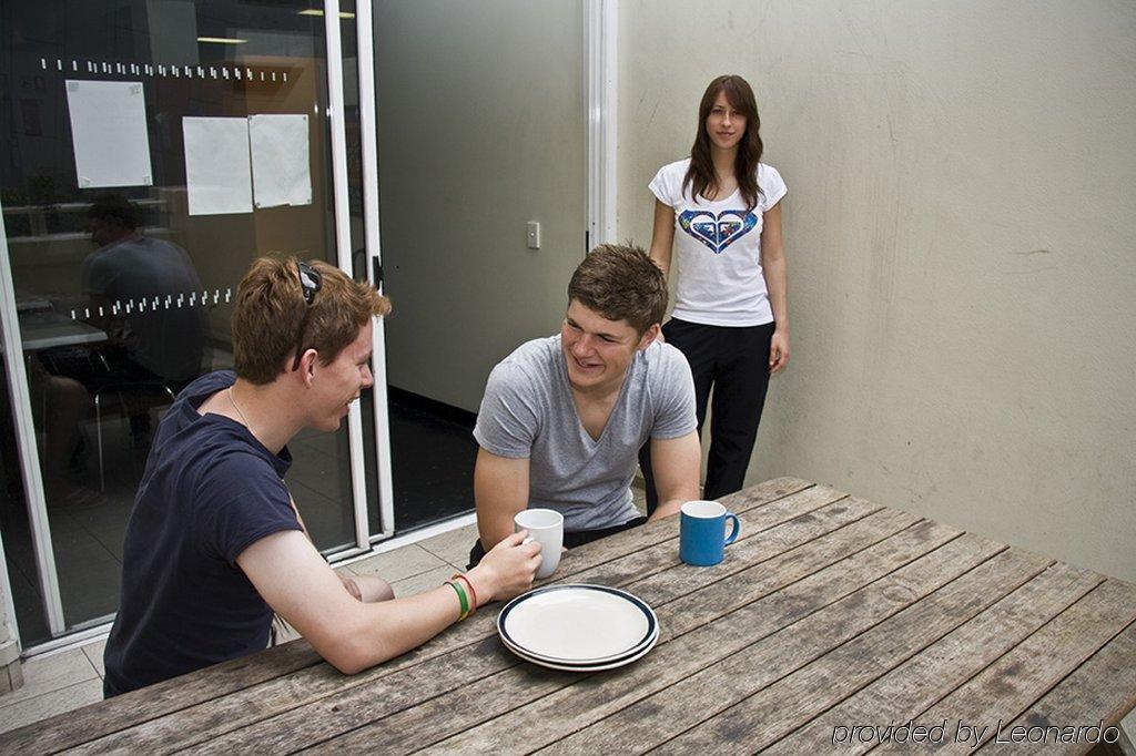 Base Brisbane Embassy Hostel Exterior photo