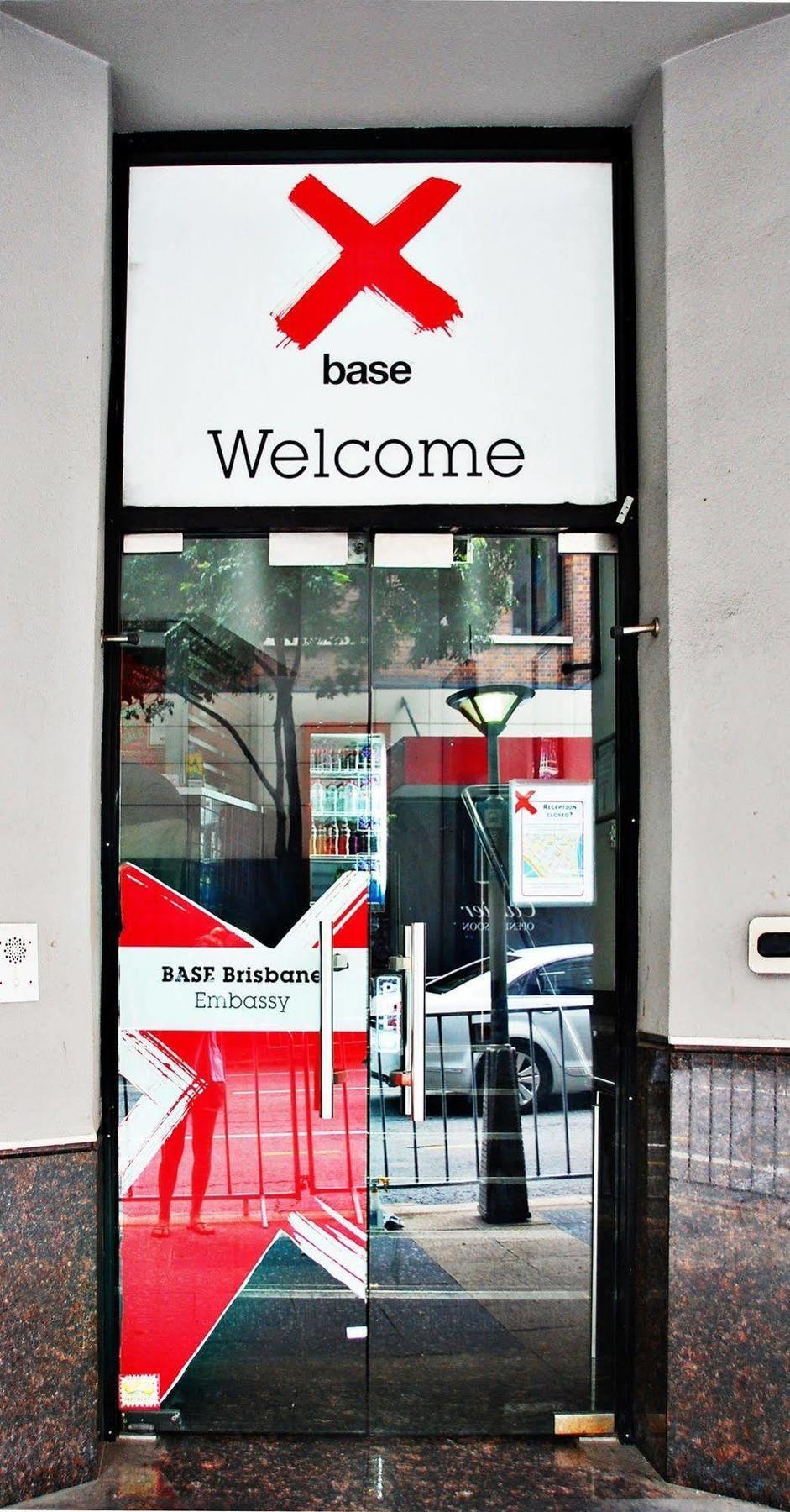 Base Brisbane Embassy Hostel Exterior photo